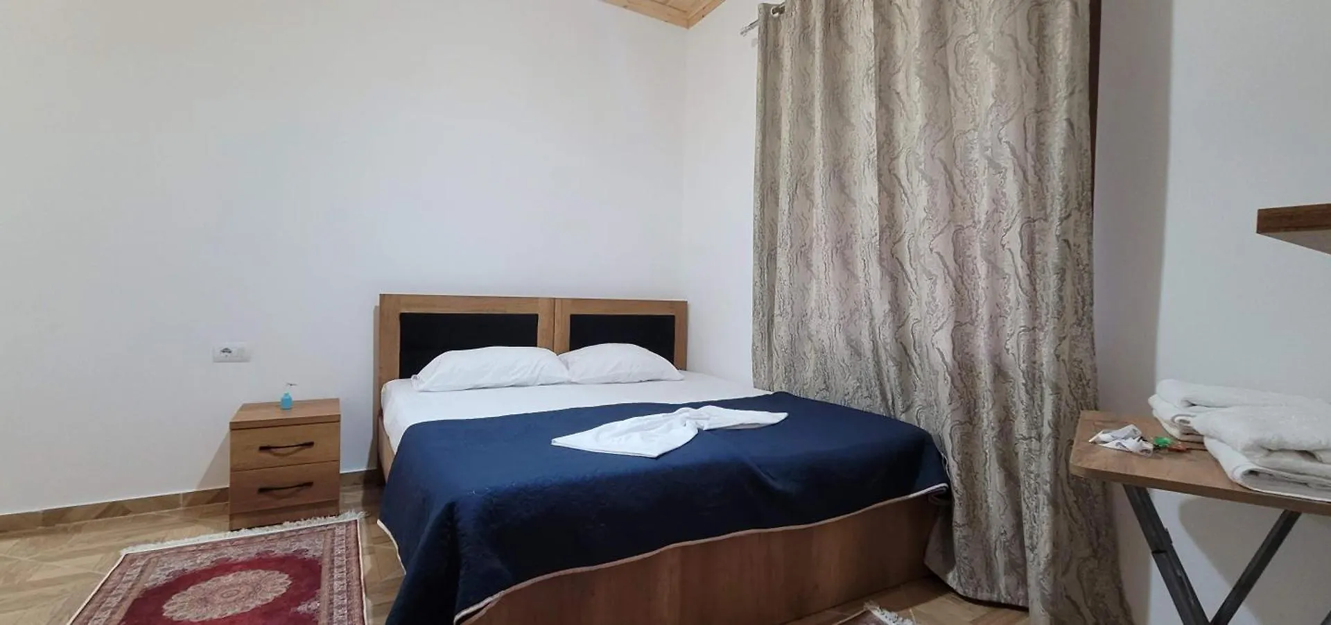 Saraci Room'S Gjirokastër 0*,